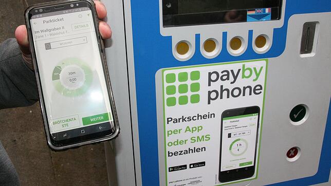 Handy zücken, App laden, schon kann das digitale Parkticket gelöst werden.