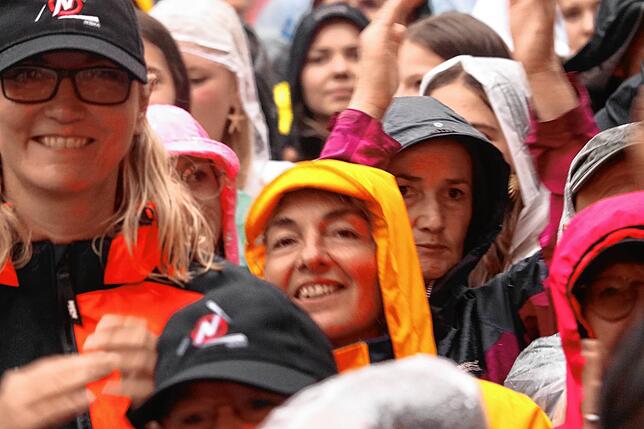 Bild 15: 3000 Fans feiern Nena in Meersburg