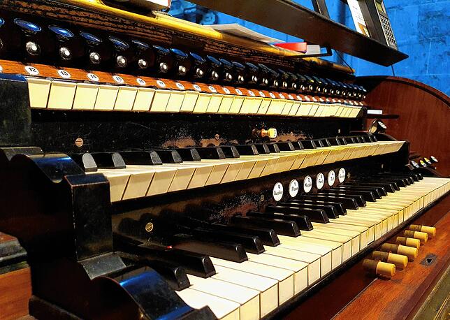 Ganz schön viele Tasten! Die Orgel wird auch „Königin der Instrumente“ genannt.