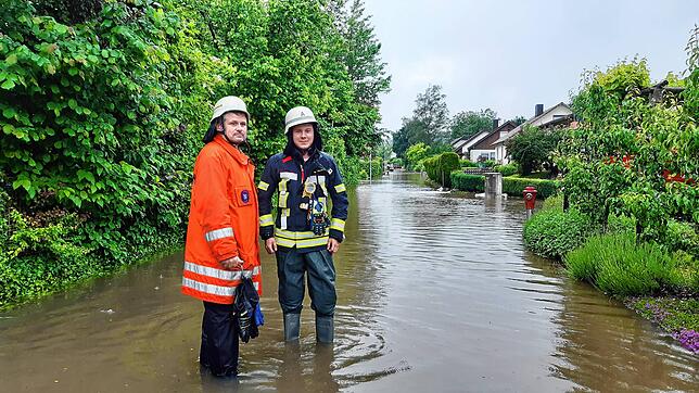 Ein ungewohnter Anblick: Starkregen sorgte dafür, dass die Markgrafenstraße in Stefansfeld am 1. Juni zu großen Teilen unter Wasser stand.