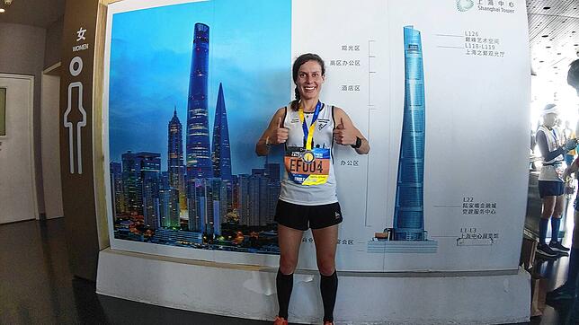 Verena Schmitz nach ihrem jüngsten Sieg in China, wo sie den Shanghai Tower bezwang.