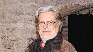 Armin Heim (62) im neuen Kultur-Gewölbekeller des Meßkircher Schlosses. Foto: Häusler