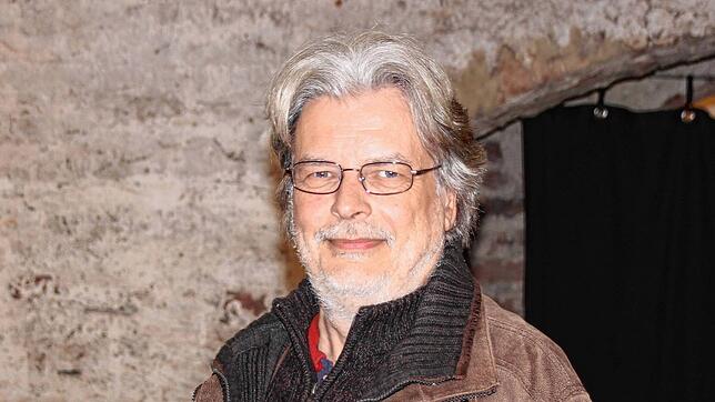 Armin Heim (62) im neuen Kultur-Gewölbekeller des Meßkircher Schlosses. Foto: Häusler