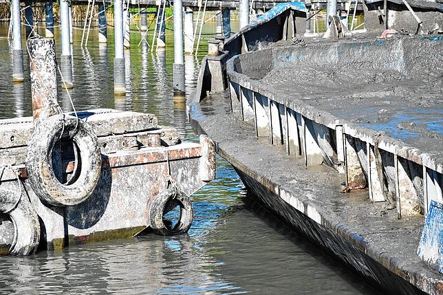 Bild 4: Der Hafen bei Bodman wird ausgebaggert: Hier gibt es die Bilder