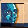 Das Mauerwerk bietet vielfältige Möglichkeiten der Gestaltung. Auch das Saba-Unternehmen soll thematisiert werden. Ob das ein Arbeiter ist?