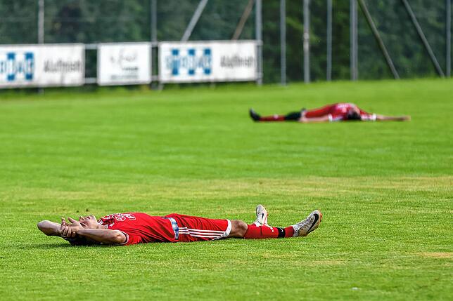 Bild 48: SV Eggingen und TuS Stetten II trennen sich 2:2 im ersten Abstiegsspiel – und wir haben Fotos!