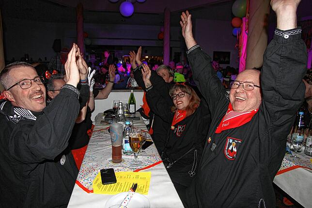 Die Ziegelbuben aus Schwenningen und zahlreiche weitere Zünfte waren gerne der Einaldung zum Gockelball gefolgt.