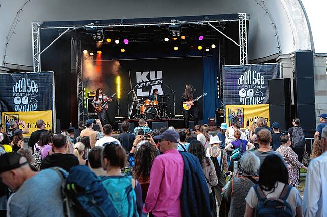 Bild 1: Open-See-Festival 2024: Hier sind alle Bilder vom dritten Tag im Konstanzer Stadtgarten