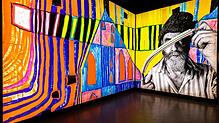 Ein Blick in die Hundertwasser-Ausstellung in Lindau.