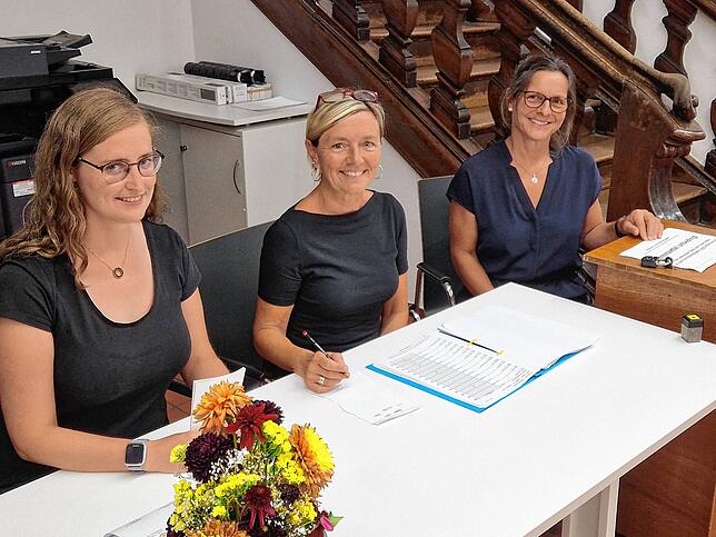 Einsatz im Wahllokal Waldshut Rathaus: Stefanie Stelter, Silvia Probst und Martina Gerteis (von links).