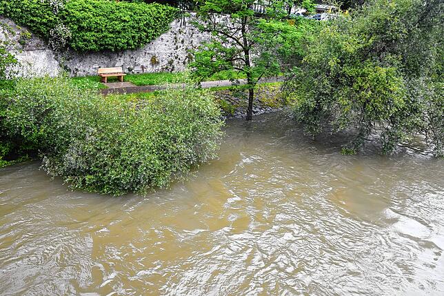 Der Rheinpegel bei Bad Säckingen ist am Freitag, 31. Mai, merklich gestiegen.