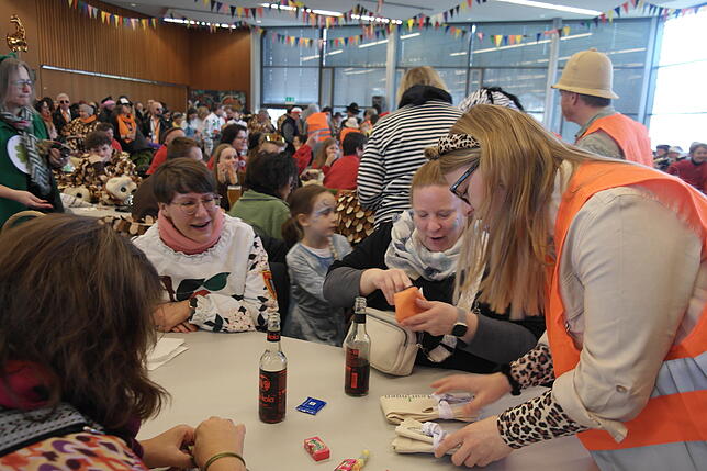 Bild 2: Fasnacht in Oberteuringen: So spektakulär war der Rathaussturm – alle Bilder im Überblick!