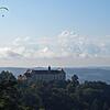 Die Waldrappe folgen den beiden Ultraleichtflugzeugen von Heiligenberg in Richtung Süden. In mehreren Tagesetappen soll es bis in die ...