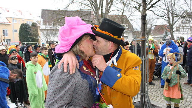Albertine von Schmidingen und Christian von Dietzingen feierten gestern ihr silbernes Narrenelternjubiläum.