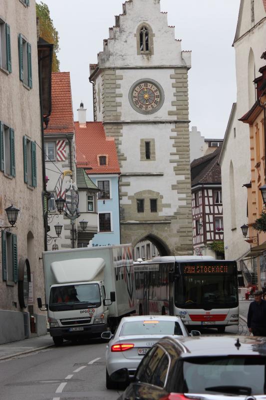 Die Franziskanerstraße mit dichtem Verkehr.