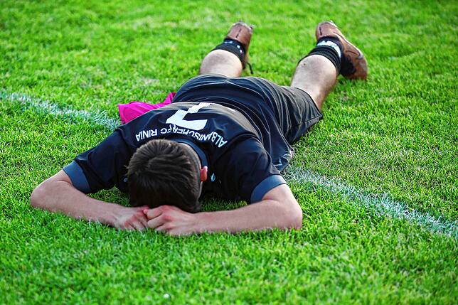 Enttäuschung pur herrschte nach dem Abpfiff bei den Spielern des AFC Rinia Singen.