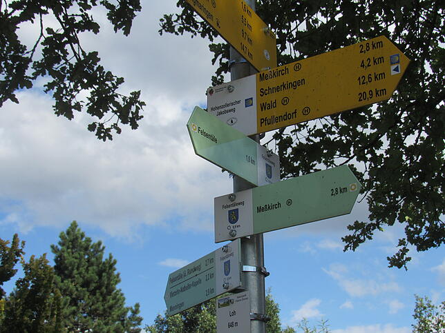 So ist die neue Beschilderung beim Forsthausweg in Igelswies.