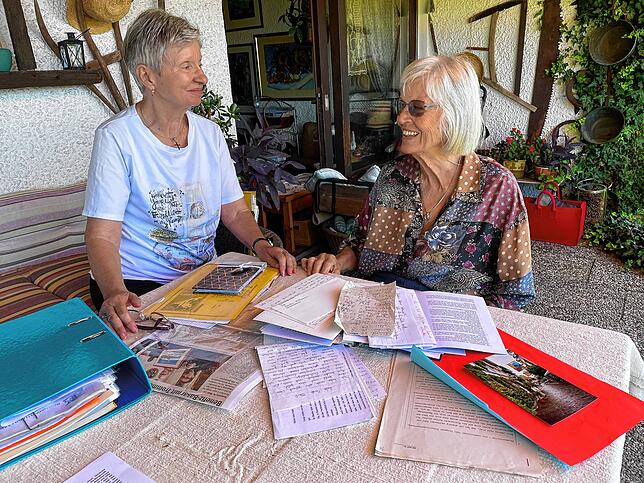 Frede Möhrle (rechts) mit Christa Schnürch: Sie kam ins Spiel als Begleiterin der schwer krebskranken Russin Tamara Smolarek, die eines ...