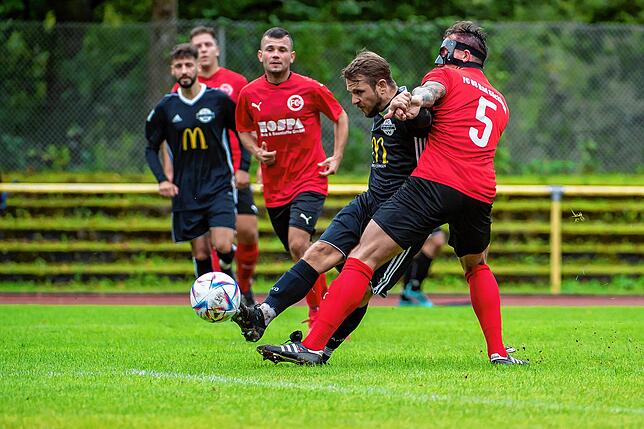 Bild 6: FC 08 Bad Säckingen rettet ein 1:1 im Derby gegen den FC Wallbach &ndash; und wir haben Bilder!