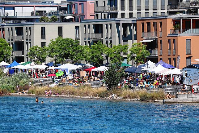 Bild 26: Der Flohmarkt geht in den Endspurt: Konstanz und Kreuzlingen sind voll mit begeisterten Besuchern