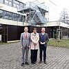 Weitere Sanierungen sind am 50 Jahre alten Klettgau-Gymnasium Tiengen geplant. Diese Aufnahme zeigt (von links) Schulleiter Manfred ...