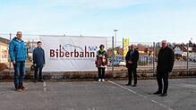 Sie machten Werbung für die neue Bahn (von links): Bürgermeister Arne Zwick, Severin Rommeler vom Förderverein, die Landtagsabgeordnete ...