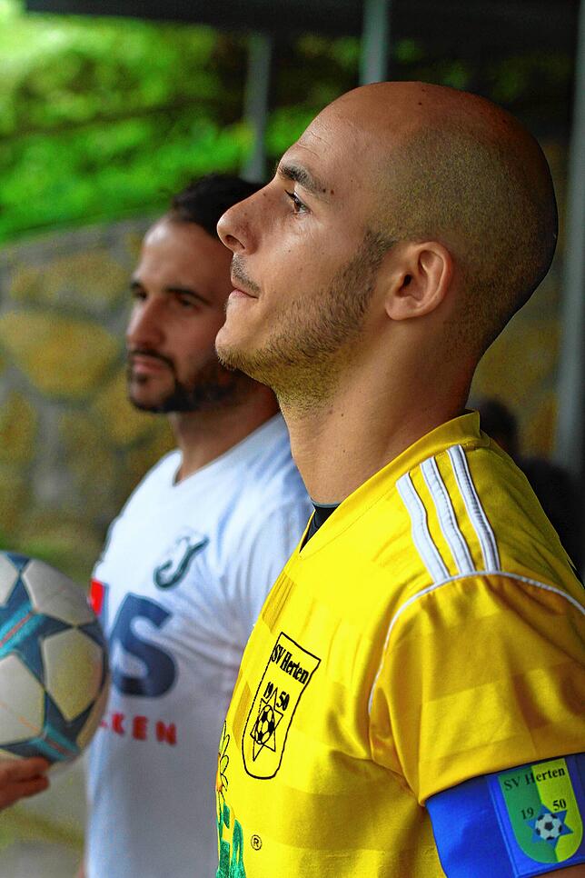 Weggefährten: Remo Laisa im Frühjahr 2016 mit Marco Lohr, damlas beim FC Erzingen