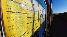 Ein Fahrplan in der Vitrine an der Haltestelle Schwörstadt. (Symbolbild) Der Fahrplanwechsel am 10. Dezember bringt ein paar ...