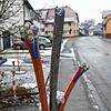 28 Kilometer von diesen Leitungen werden verlegt: Der Ausbau des Glasfasernetzes in Ehingen hat in der Hauptstraße begonnen. Bild: ...