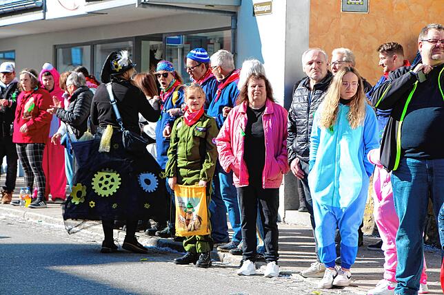 Bild 34: Umzug und Bühnenprogramm begeistern die Narren in Bonndorf