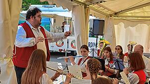 Das Frühschoppenkonzert bestritt die Strittmatter Trachtenkapelle mit dem Dirigenten Haymo Brugger. Bilder: Renate Griesser