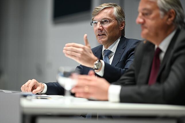 ZF-Chef Wolf-Henning Scheider (links)mit ZF-Finanzvorstand Konstantin Sauer.