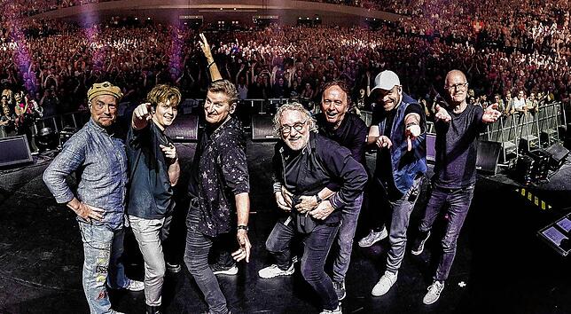 Die Pop-Band um Frontmann Hartmut Engler schließt die Konzertreihe Anfang August. Besucher können sich auf Titel aus vier Jahrzehnten ...