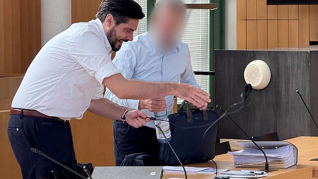 Der Alpirsbacher Bürgermeisterkandidat streitet die Vorwürfe ab.