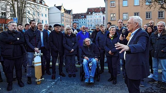 Viele Interessierte kamen zum Ortstermin auf den Stephansplatz, zu dem CDU und Junge Union eingeladen hatten.