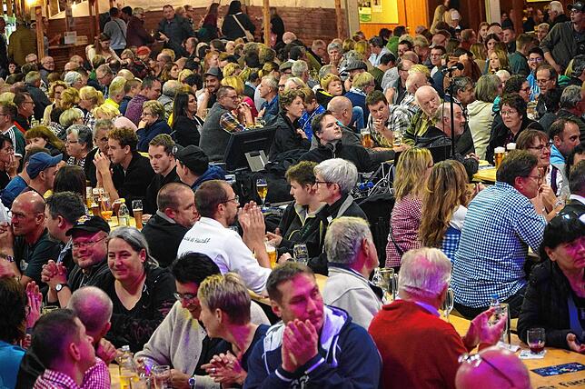 Bild 19: Wiechser Oktoberfest startet – exklusive Bilder!