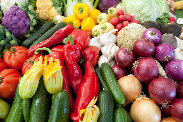 Obst und Gemüse sind wichtige Bausteine einer ausgewogenen Ernährung.