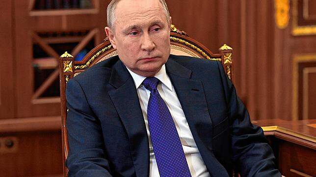 Das von der staatlichen russischen Nachrichtenagentur Sputnik veröffentlichte und von AP zur Verfügung gestellte Bild zeigt Wladimir ...
