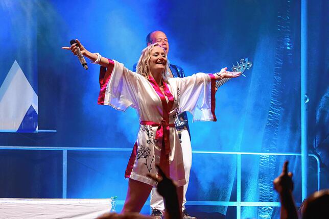 Bild 4: ABBA und Applaus: Sound Beach Festival sorgt für ausgelassene Stimmung im Überlinger Uferpark