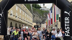 Für die Albbrucker SV Laufgruppe und ihre Fans wird das sportliche Großereignis in Salzburg zu einem besonderen Erlebnis.  Foto: Doris ...
