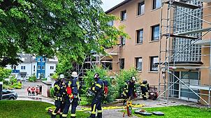 Die Feuerwehr hat am Sonntag, 3. August, einen Einsatz in der Hindemithstraße. Ein Brand in einer Küche kann schnell gelöscht werden.