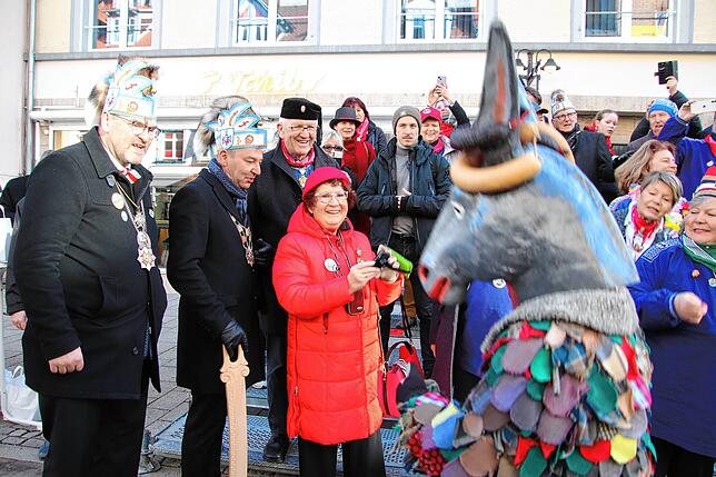 Bild 3: Fasnet: Und der Ministerpräsident feiert mit (1)
