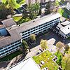 Das Drohnenbild zeigt eines der drei Gebäude der Hans-Thoma-Schule in Titisee-Neustadt. Fünf Schülerinnen und Schüler haben sich das ...