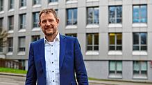 Luca Prayon leitet als Landrat die Kreisbehörde mit von 1300 Mitarbeiterinnen und Mitarbeitern.