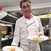 Es ist angerichtet: Andreas Liebich vom Hotel Johanniterkreuz in Überlingen-Andelshofen.