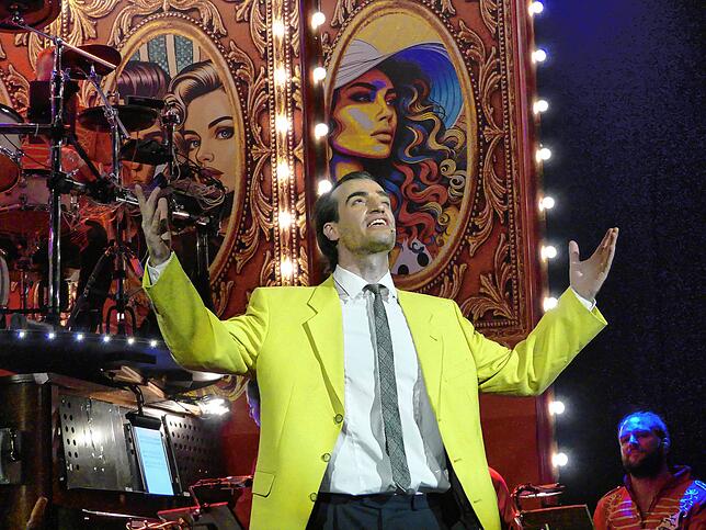 Bild 29: Musical-Karussell feiert Premiere: Das sind die Bilder (II)