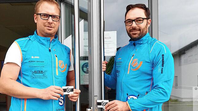 Patrick Ruda (links) und Stefan Feuerstein erläuterten die geplante Schließanlage mit verlängerten Öffnungszeiten im FGZ.