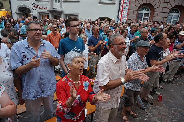 Bild 6: Bilder von den Besuchern beim Tiengener Jazzfest