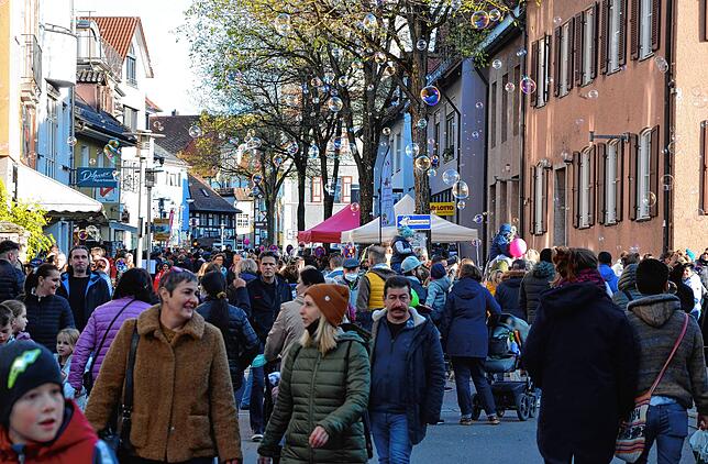 Der verkaufsoffene Sonntag findet am 6. November statt und wird sicher wieder viele Menschen in die Innenstadt locken.