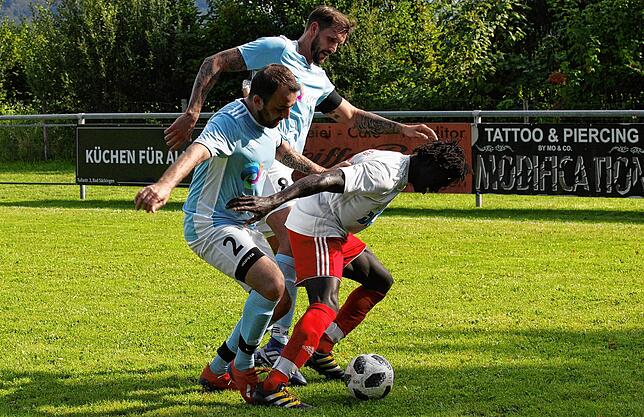 Bild 12: SV Obersäckingen gewinnt gegen den SC Lauchringen mit 2:0 &ndash; und wir haben die Bilder!